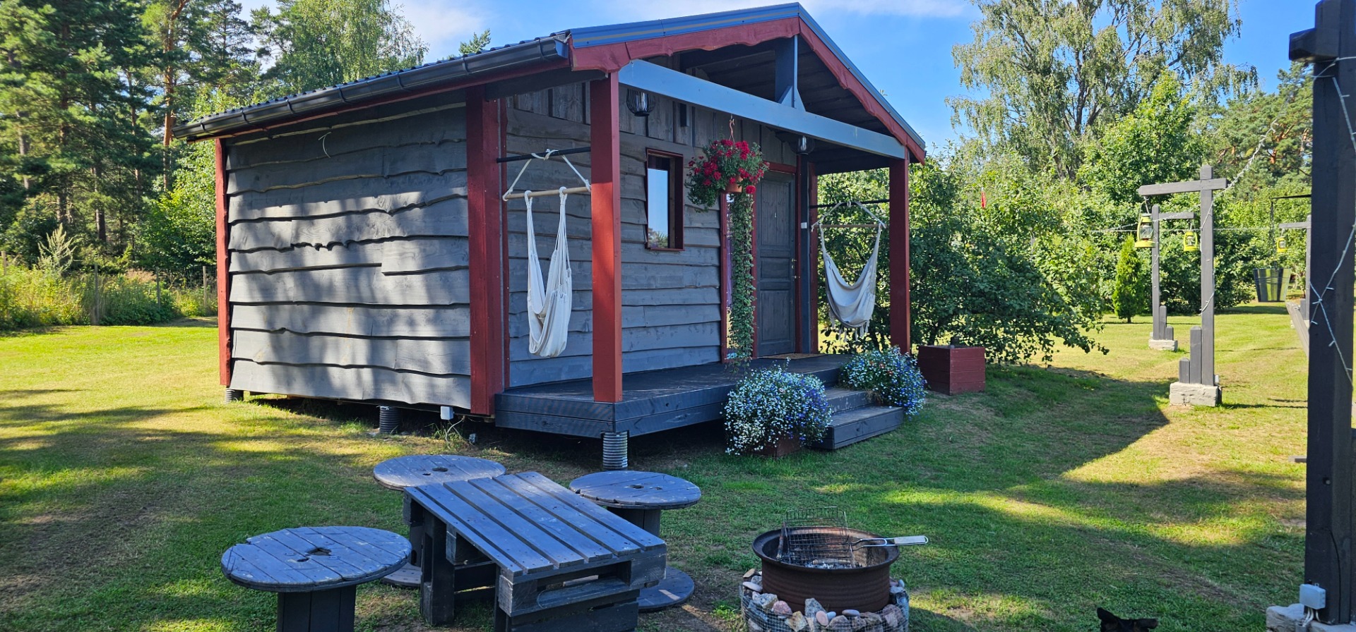 Red House (Sarkanais Namiņš)